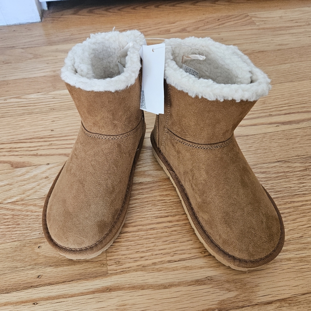 NWT GAP Sherpa Lined Boots Size 13